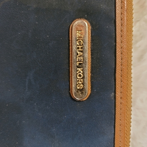 Michael Kors Wallet Blue and Brown - Picture 4 of 9